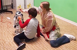 Autismo, il social robot NOA nelle terapie con i bambini