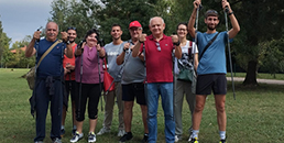 Tutti pazzi per il nordic walking: benefici al cuore (e non solo)